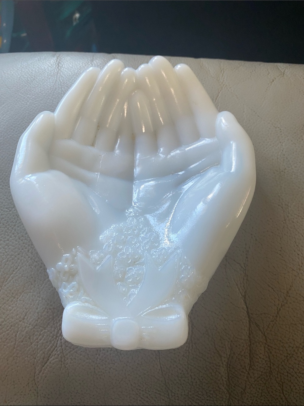 Vintage Avon open hands trinket dish